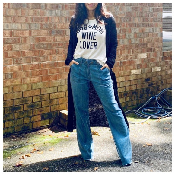 ✨LAST ONE✨DOG MOM WINE LOVER”GRAPHIC TOP - Picture 4 of 6